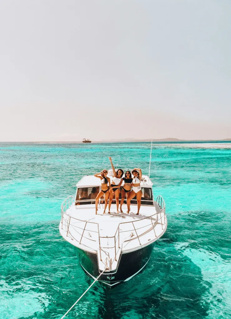 unsplash_tL5RIAYxObs_boat party.jpg.jpg.jpg.jpg.webp
