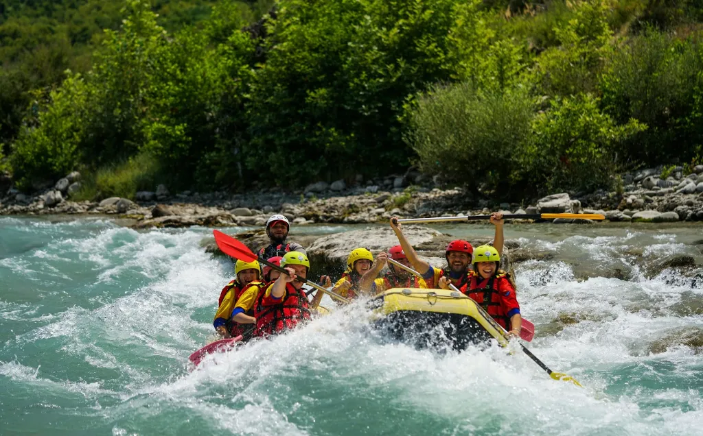 unsplash_M8cpBt6RSns_Water Rafting.jpg.webp